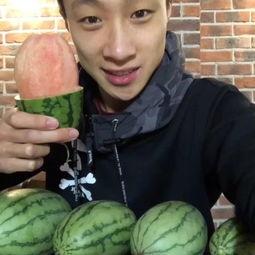 郯城网红吃瓜事件视频播放,视频播放引发全网热议 第2张 郯城网红吃瓜事件视频播放,视频播放引发全网热议 第2张